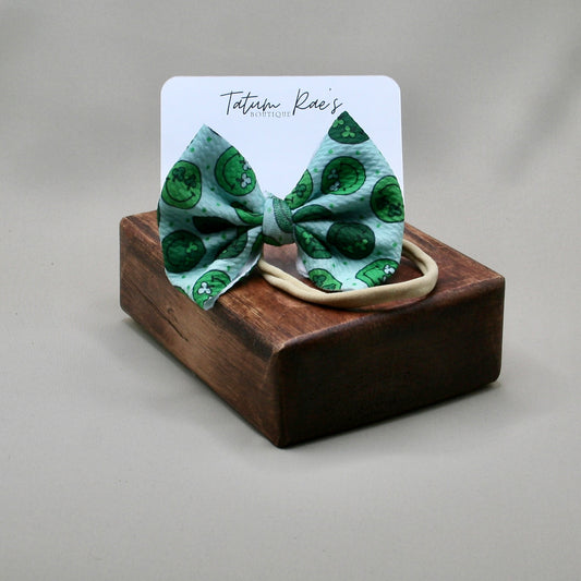 Shamrock Smiles Bow