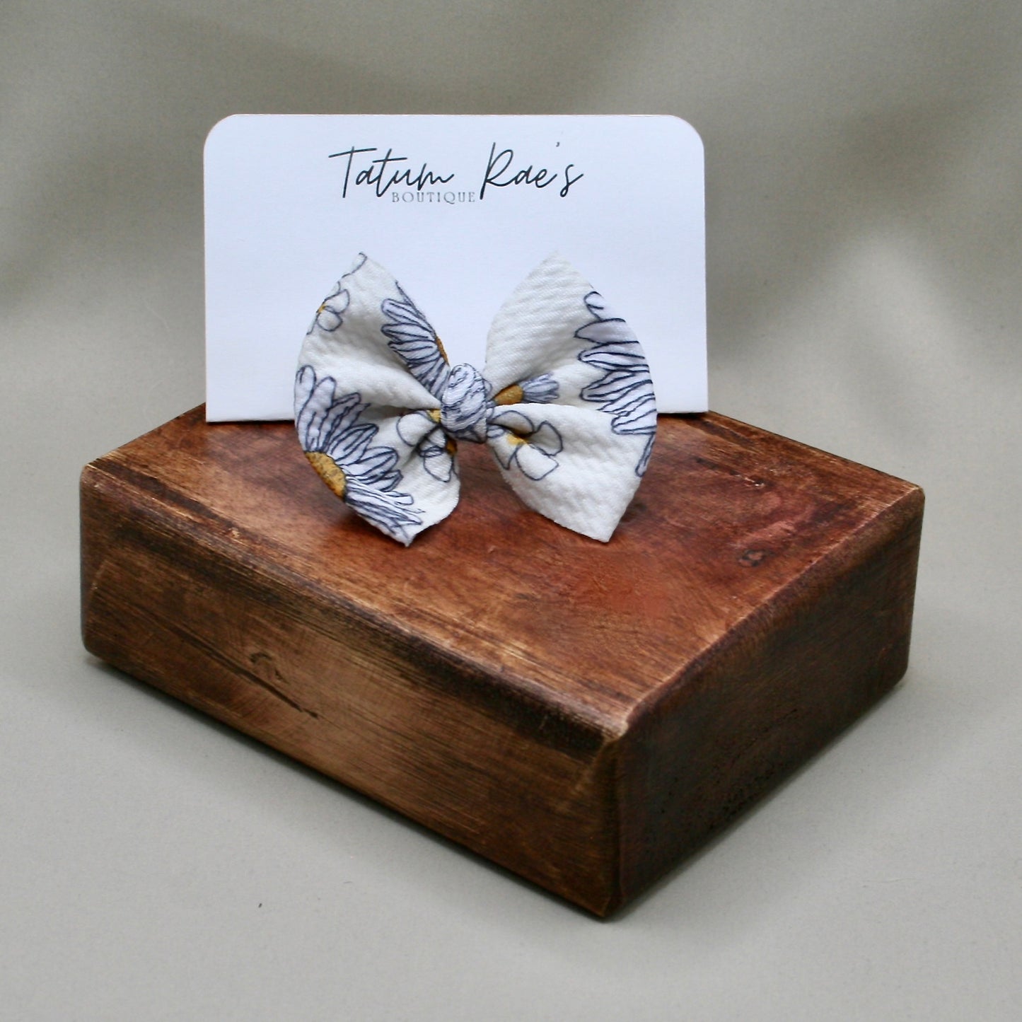 Dainty Daisy Clip Bow