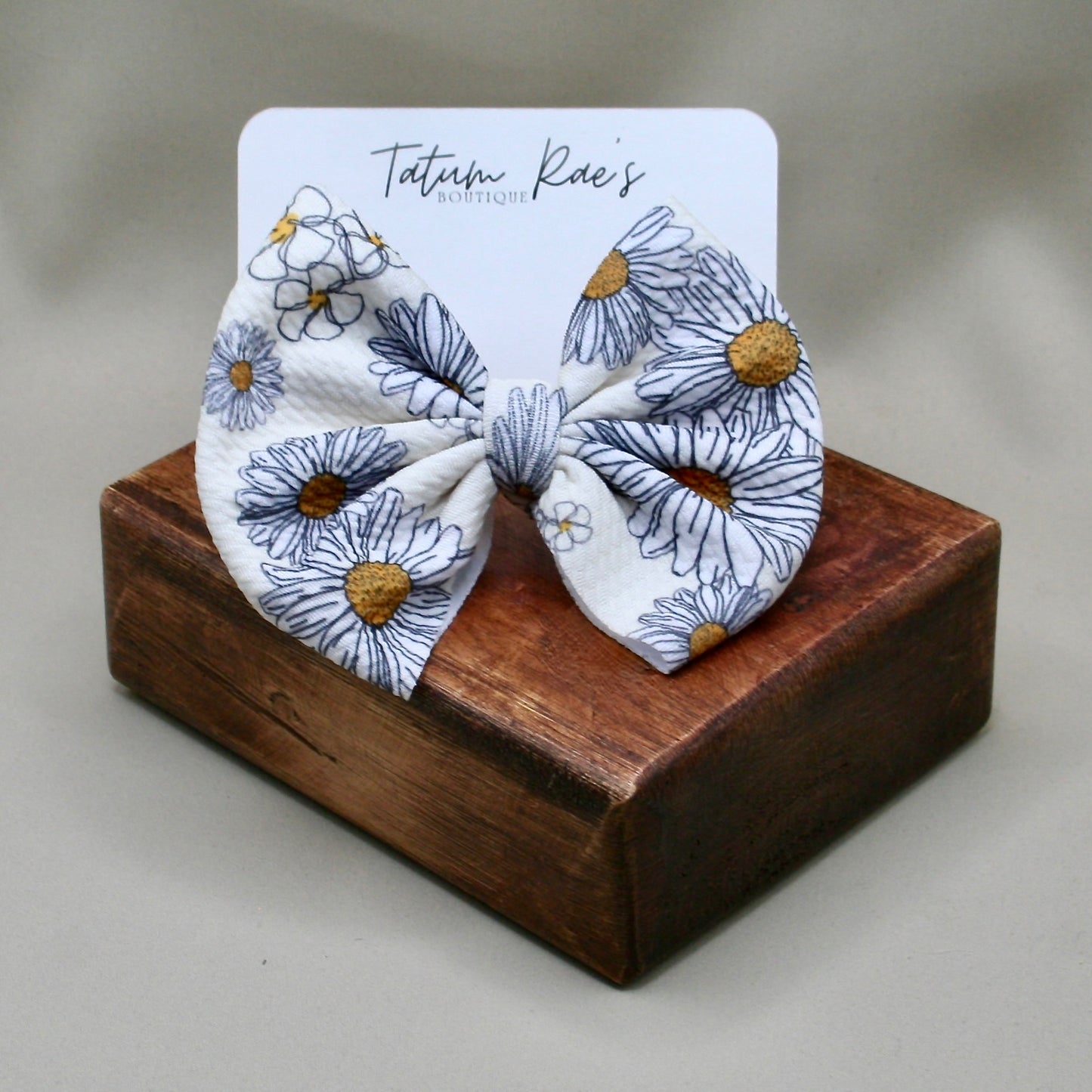 Dainty Daisy Clip Bow