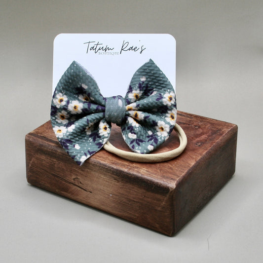 Precious Posies Bow